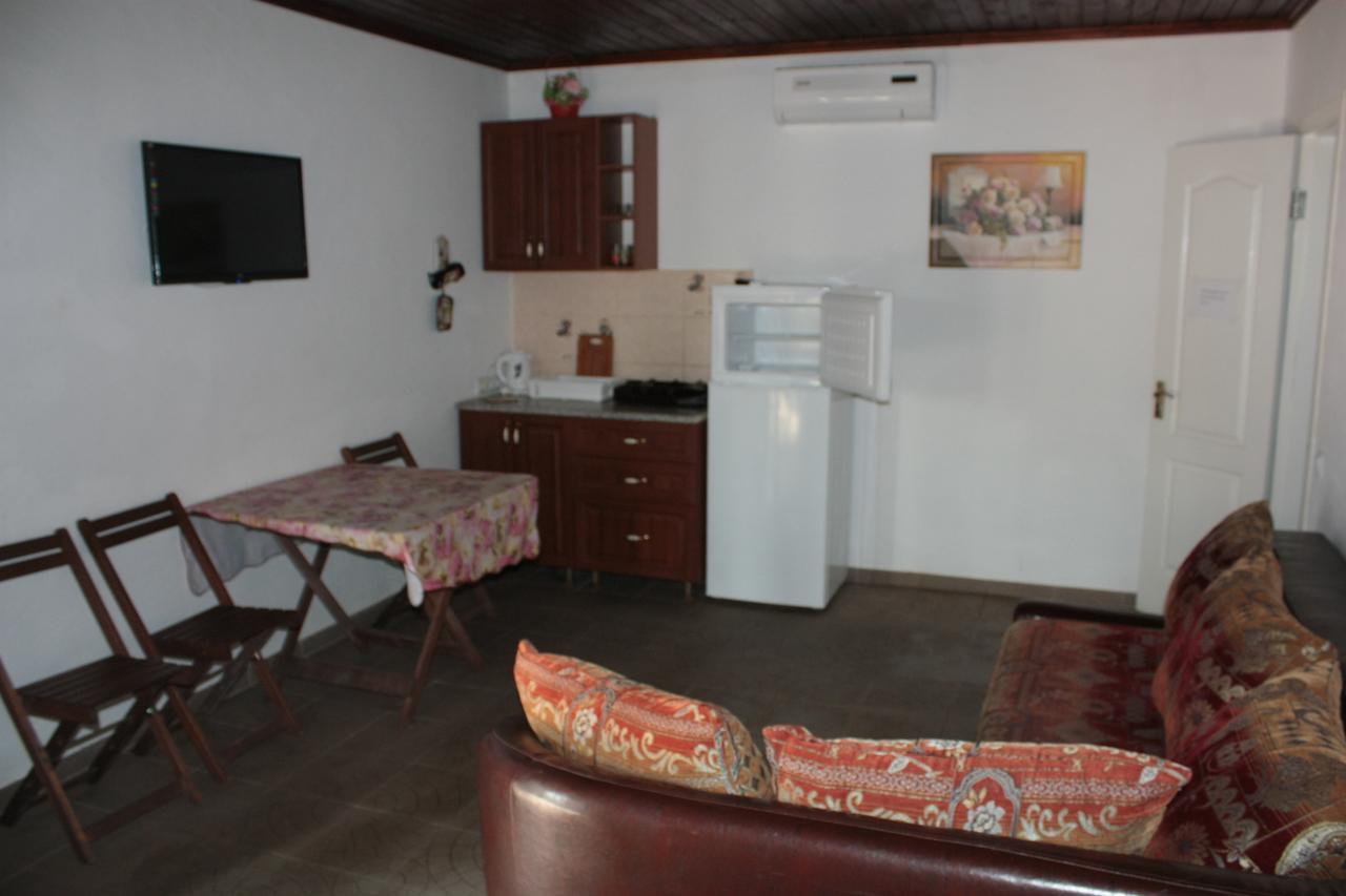 Akvitaniya Mini-Hotel Zatoka Exterior photo